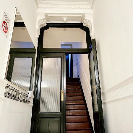 Chambre Privee Au 3E Etage Sans Ascenceur En Plein Centre De Charleroi Apartment Exterior photo